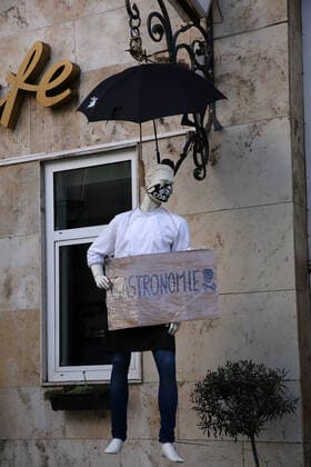 Protest gegen die Corona Verordnungen in der Gastronomie vor dem Theatercafe in Esslingen, Die Gastronomie am Galgen