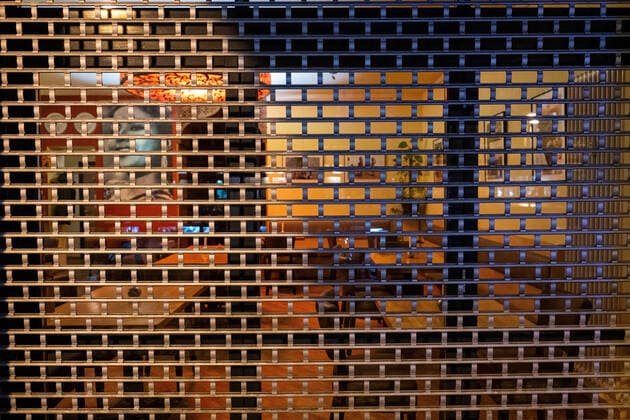 Closed bar MEENA KUMARI in Prenzlauer Berg Since 2 November, all gastronomic facilities have had to be closed to combat the Carona pandemic Only delivery service and out-of-home sales are still permitted Lockdown for gastronomy in Berlin
