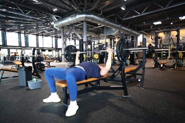Diez fitness studios in the Corona time A man jerking the strap in an empty gym Fitness studios in the Corona time Copyright: xEibner-Pressefotox EP_RWS