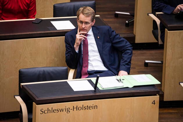 State Premier of Schleswig Holstein Daniel Guenther Special session of the Bundesrat to vote on amendments to the Population Protection Act in Berlin on 18 November 2020 Special session of the Bundesrat