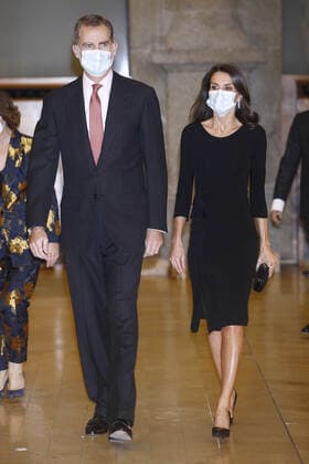 18-11-2020 Madrid Queen Letizia and King Felipe attend the 37th edition of the ‘’Francisco Cerecedo’’ journalism award at the Prado museum in Madrid, Spain. No Spain  Copyright: xPPEx