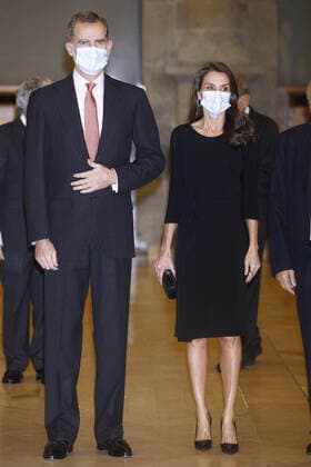 18-11-2020 Madrid Queen Letizia and King Felipe attend the 37th edition of the ‘’Francisco Cerecedo’’ journalism award at the Prado museum in Madrid, Spain. No Spain  Copyright: xPPEx