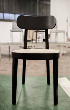 Designklassiker von Michael Thonet 200 Jahre Thonet *** 200 Years Thonet Thonet Stuhl und THONET Möbel in einer Jubiläumsausstellung ,,200 Jahre Thonet im Museum für angewandte Kunst in Wien MAK, Österreich. Jänner 2020 *** Thonet chair and THONET furniture in the exhibition ,,200 years Thonet in the museum for contemporary arts, MAK in Vienna, Austria. January 2020. Museum für angewandte Kunst, MA 