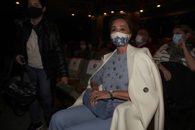 Spanish-Filipino socialite Isabel Preysler poses for the photographers before 2020 EÑE Festival at Circulo de Bellas Artes in Madrid, Spain, 20 November 2020. Vargas Llosa will receive the 2020 EÑE Festival Award as a tribute of his writer career. Peruvian writer Vargas Llosa receives the 2020 EÑE Festival Award !ACHTUNG: NUR REDAKTIONELLE NUTZUNG!  Copyright: xJuanJoxMartínx GRAF2398 20201120-637414965697185446