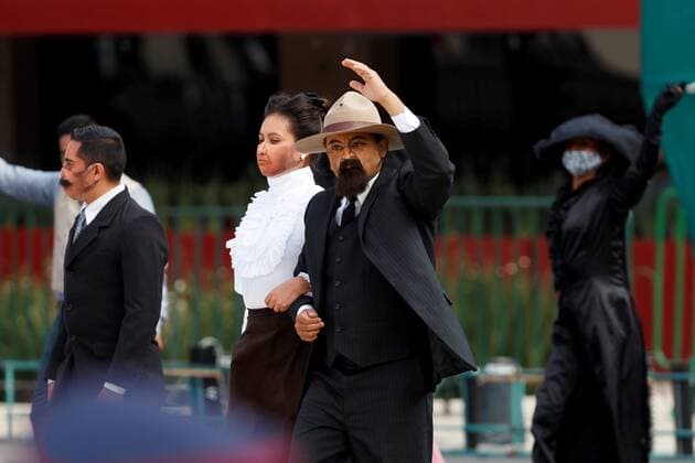 Members of Mexican Army take part in a representation as part of the 110th anniversary of Mexican revolution, in Mexico City, Mexico, 20 November 2020. 110th anniversary of Mexican revolution !ACHTUNG: NUR REDAKTIONELLE NUTZUNG!  Copyright: xJoséxMéndezx MEX999 20201120-637414983594738584