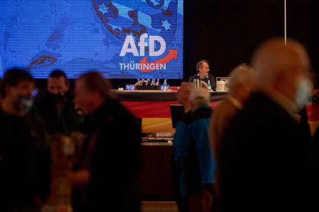 AFD THURINGIAAN PARTIES PARTY DAY 21 11 2020 Pfiffelbach Participants will talk before the beginning of the state party conference of the AFD Regional Association of Thuringia on 21 November 2020 at the Hotel Pfiffelburg in Pfiffelbach Thuringia