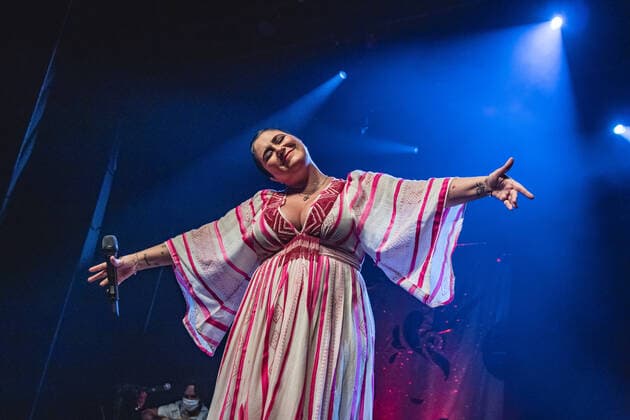 SÃO PAULO, SP - 21.11.2020: MARIA RITA SE APRESENTA NO TOM BRASIL - The singer Maria Rita performs in Tom Brasil, South Zone of São Paulo, with the show & 39;Samba da Maria& 39; on Saturday night (21). The presentation follows the new security protocols with a reduced audience and greater spacing between tables. x1996586x  YurixMurakami