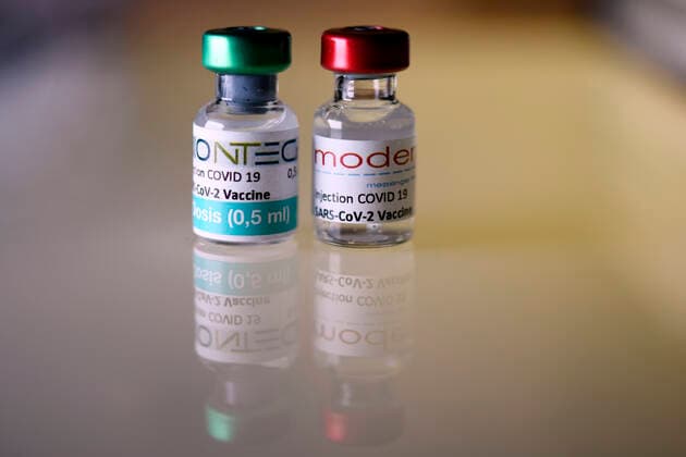 BIONTECH and MODERNA Vaccine STOCK PHOTO COVID 19 SARS CoV 2 VACCINE Vaccine Vaccine Stock Pictures from 22 11 2020 Meerbusch