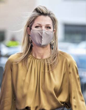 23-11-2020 Amsterdam Queen Maxima arriving at the award ceremony, to ISH Dance Collective, of the Prins Bernhard Cultuurfonds 2020 at the Kromhouthal in Amsterdam. The Cultuurfonds awards this oeuvre prize of 150.000 euro, annually to a person or institution with a great track record in the field of culture, nature or science in the Netherlands  Copyright: xPPEx