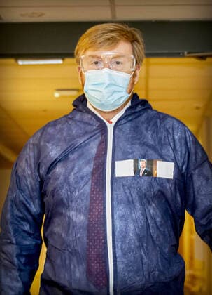 25-11-2020 Breda King Willem-Alexander visited Thebes, a nursing ward for corona patients in Breda. In the isolated corona department of the Thebes care organization and the MARQ rehabilitation clinic, the King received an explanation about the protective measures for the nursing staff and for visitors to the patients.  Copyright: xxPPE pool RPE vanxKatwijkx