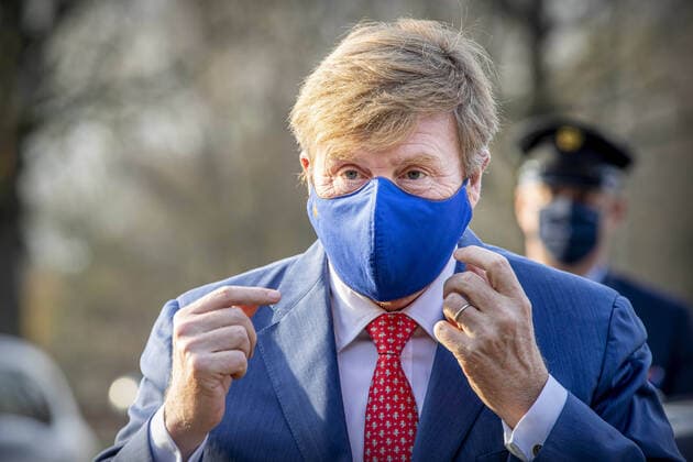 25-11-2020 Breda King Willem-Alexander visited Thebes, a nursing ward for corona patients in Breda. In the isolated corona department of the Thebes care organization and the MARQ rehabilitation clinic, the King received an explanation about the protective measures for the nursing staff and for visitors to the patients.  Copyright: xxPPE pool RPE vanxKatwijkx
