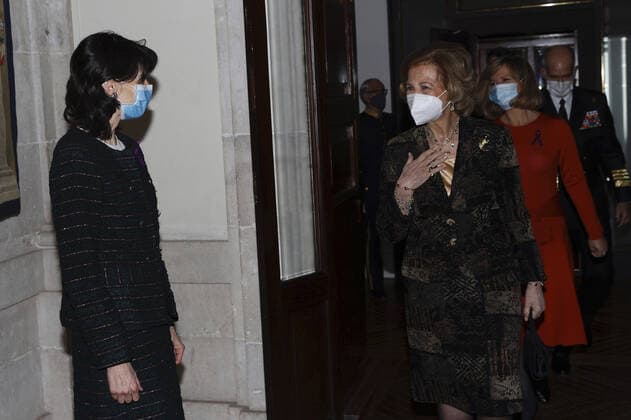 25-11-2020 Former Queen Sofia attends the 29th Queen Sofía prize for Ibero-American poetry at Royal palace in Madrid, Spain.  Copyright: xPPEx