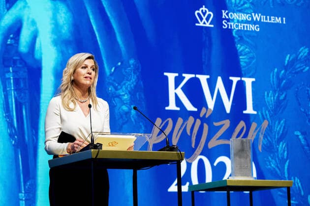 25-11-2020 Amsterdam Queen Máxima during the announcement of the winners of the Koning Willem I prize in the Beurs van Berlage in Amsterdam The Koning Willem I Foundation was established in 1958 on the initiative of De Nederlandsche Bank by a number of organizations associated with the business community. The aim of the foundation is to give new impulses to the national economy and thus to increase the reputation of the Dutch business community.  Copyright: xPPEx
