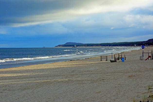 Bilder des Jahres 2020, News 11 November News Themen der Woche KW48 News Bilder des Tages In Trassenheide bei trocknem Wetter kaum Einheimischen und Gästen zu sehen. (Ostseebad Trassenheide 28.11.2020) Lockdown (Lufttemperatur 6Â°C , Wassertemperatur 14Â°C) *** In route heath in dry weather hardly to see locals and guests Baltic resort route heath 28 11 2020 Lockdown air temperature 6°C, water temperature 14°C