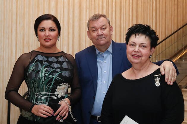 MOSCOW, RUSSIA â€“ NOVEMBER 30, 2020: Opera singer Anna Netrebko (L) and Bolshoi Theatre director Vladimir Urin with wife Irina Chernomurova at the 25th Stanislavsky Award ceremony at the Bolshoi Theatre. Netrebko won a Stanislavsky prize for outstanding creative achievement in world opera . The Stanislavsky Award is an international prize established in 1994 and presented by the Stanislavsky Foundation to theatre actors, directors, critics and others for their contribution to Russian and world theatre. Vyacheslav Prokofyev TASS  TS0F00DA