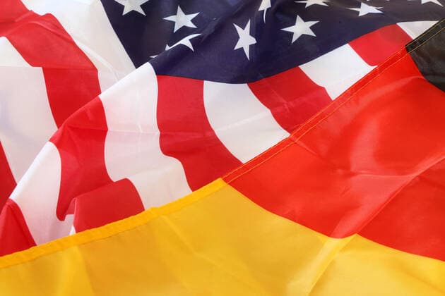 Symbolbild Deutsche und US-Amerikanische Flagge *** Symbol image German and US American flag Copyright: xx
