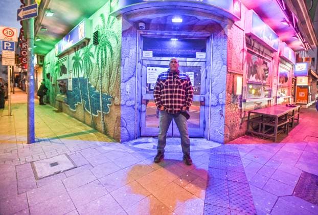 05.11.20, Photography Frank Hanebuth Rocker-Boss Hells Angels Präsident Baut das Rotlichtviertel Hannovers zu Studenten-Wohnheimen um. Red Light District, 81er , Rocker , Motorradclub , Puff , Sex, Prostitution Hannover NEW WEBSITE! *** 05 11 20, Photography Frank Hanebuth Rocker Boss Hells Angels President Builds the red light district of Hanover to student dormitories around Red Light District, 81s , Rocker , Motorcycle Club , Brothel , Sex, Prostitution Hanover NEW WEBSITE