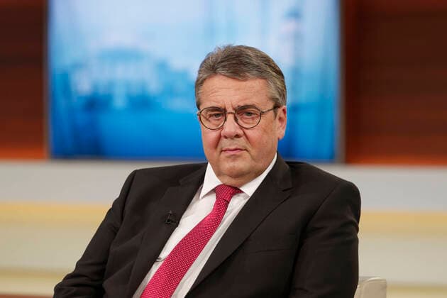 News Themen der Woche KW49 News Bilder des Tages Sigmar Gabriel 2020-12-06, Berlin, Deutschland - Sigmar Gabriel (SPD), ehemaliger Vizekanzler, Bundesaußen- und Wirtschaftsminister a.D. , zu Gast bei Anne Will im Ersten Deutschen Fernsehen. Thema in der ARD-Politik-Talkrunde: Countdown im Weißen Haus: Trum geht - was wird? *** Sigmar Gabriel 2020 12 06, Berlin, Germany Sigmar Gabriel SPD , former Vice Chancellor, Federal Foreign Minister and Minister of Economics a D , guest of Anne Will on First German Television Topic in ARD Politics Talk show Countdown at White House Trum geht was wird was wird