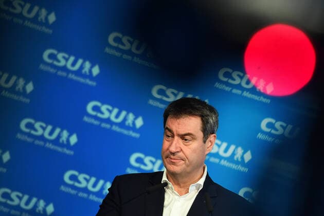 Markus SOEDER State Premier of Bavaria and CSU Chairman behind red light, single picture, cut single motif, portrait, portrait, portrait Press statement Markus SOEDER State Premier of Bavaria and CSU Chairman before CSU board meeting at CSU headquarters in Munich on 07 12 2020
