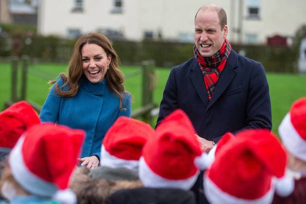Bilder des Jahres 2020, Entertainment 12 Dezember Entertainment Themen der Woche KW50 Bilder des Jahres 2020, Entertainment 12 Dezember Entertainment Bilder des Tages . 07 12 2020. Berwick upon Tweed, United Kingdom. Prince William and Kate Middleton, the Duke and Duchess of Cambridge, during a visit to Holy Trinity Church of England First School in Berwick upon Tweed, United Kingdom, on the first full day of their Royal Train tour of the UK.  xi-Imagesx xPoolx IIM-21879-0058