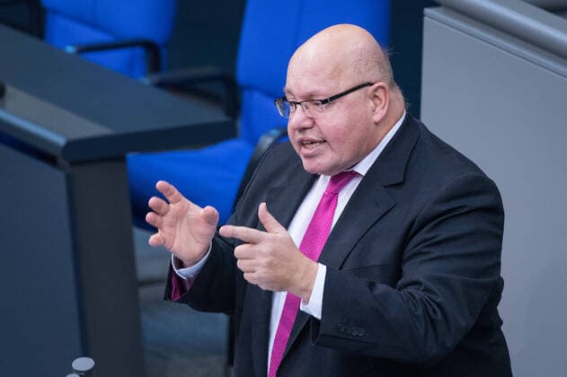 Berlin, Plenary Session in the Bundestag Germany, Berlin 08 12 2020 In the picture Peter Altmaier Federal Minister of Economics and Energy, CDU can be seen during the session of the German Bundestag Berlin Bundestag Berlin Germany