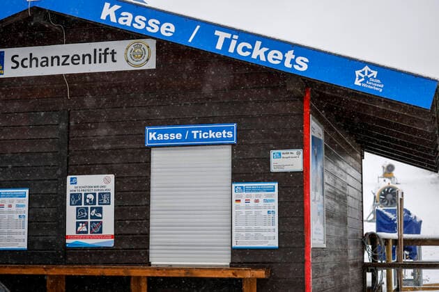 Winterberg, Sauerland, North Rhine-Westphalia, Germany Closed ski lift, ski carousel, no winter sports in Winterberg in times of corona crisis at second part lockdown, ski lifts remain closed according to the new corona protection regulation in NRW Winterberg North Rhine-Westphalia Germany