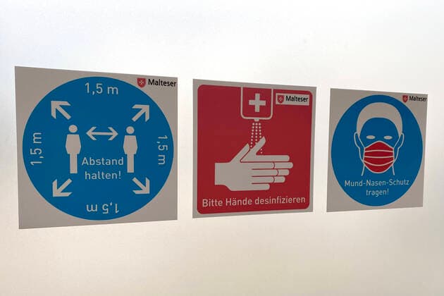 Theme picture Corona Corona Corona rules on a glass door DISTANCE,HANDS DISINFECT,MOUTH NOSE PROTECTION WORKING IN A TEST STATION,TEST CENTRE,Coronate Center in Haar near Munich on 08 12 2020