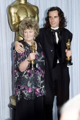 OSCARS. Bester Hauptdarsteller. Preisträger 1981-1990 Brenda Fricker (Best Supporting Actress) and Daniel Day-Lewis (Best Actor) at the 62nd Annual Academy Awards, March 26th, 1990 File Reference 34000-0995PLTHA Los Angeles CA  Copyright: xCinemaxLegacyxCollection ThexHollywoodxArchivex 340000995PLTHA
