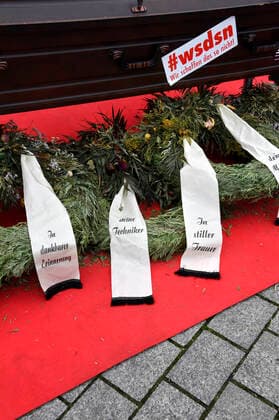 Reminder for the rescue of the meeting economy of the action alliance alarm stage dark red at the Brandenburger gate Berlin, 09 12 2020 Foto:xF.xKernx xFuturexImage