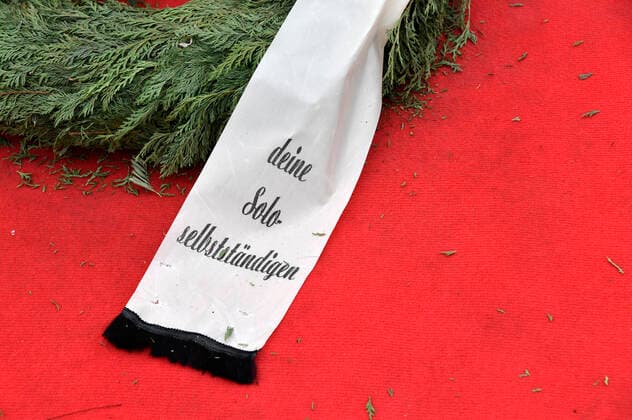 Reminder for the rescue of the meeting economy of the action alliance alarm stage dark red at the Brandenburger gate Berlin, 09 12 2020 Foto:xF.xKernx xFuturexImage