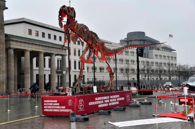 Reminder for the rescue of the meeting economy of the action alliance alarm stage dark red at the Brandenburger gate Berlin, 09 12 2020 Foto:xF.xKernx xFuturexImage