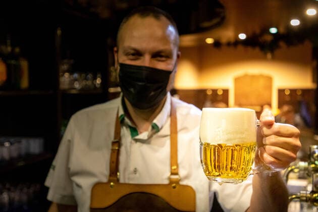 Restaurants and bars in Czechia have to close at 20:00 at the latest as of Wednesday, December 9, 2020, instead of current 22:00 in reaction to the frequent breaching of COVID restrictions by catering services. Some restaurants break strict government virus rules as a protest. Pictured Restaurant and pub U Rady in Ostrava, Czech Republic, December 9, 2020. (CTKxPhoto PetrxSznapka) CTKPhotoP202012090937801  SZN 11