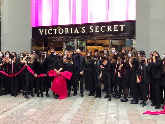 Bilder des Jahres 2020, Entertainment 12 Dezember Entertainment Themen der Woche KW50 Entertainment Bilder des Tages Milan, Inauguration of the New Victoria s Secret store with President Percassi  Copyright: xMimmoxCarrierox xIPAx xMimmoxCarrierox