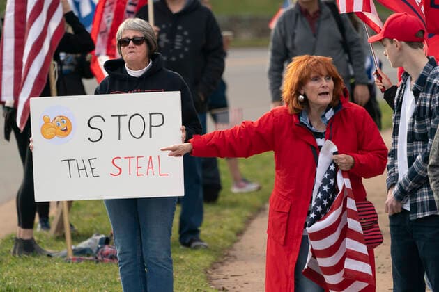 December 13, 2020, Sterling, Virginia, USA: Protesters demonstrate as United States President Donald J. Trump visits Trump National Golf Club in Sterling, VA, December 13, 2020. Credit: Pool via CNP Sterling USA - ZUMAs152 20201213_zaa_s152_016 Copyright: xChrisxKleponisx