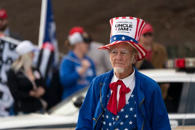 December 13, 2020, Sterling, Virginia, USA: Protesters demonstrate as United States President Donald J. Trump visits Trump National Golf Club in Sterling, VA, December 13, 2020. Credit: Pool via CNP Sterling USA - ZUMAs152 20201213_zaa_s152_015 Copyright: xChrisxKleponisx