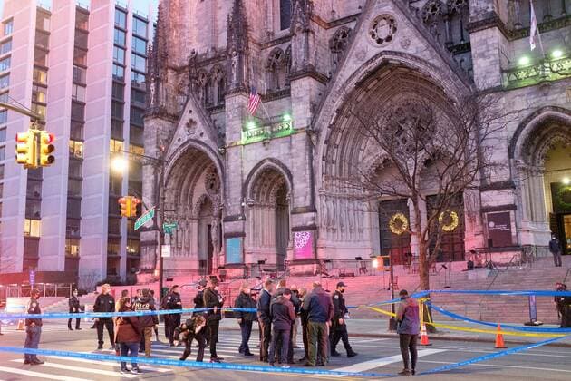 December 13, 2020, Manhattan, New York, United States of America: Police respond after a shooting incident outside the Cathedral of Saint John the Divine on West 112th Street and Amsterdam Avenue in Manhattan, New York City on Sunday, December 13, 2020. Manhattan United States of America - ZUMAm67_ 20201213_zaf_m67_152 Copyright: xGardinerxAndersonx