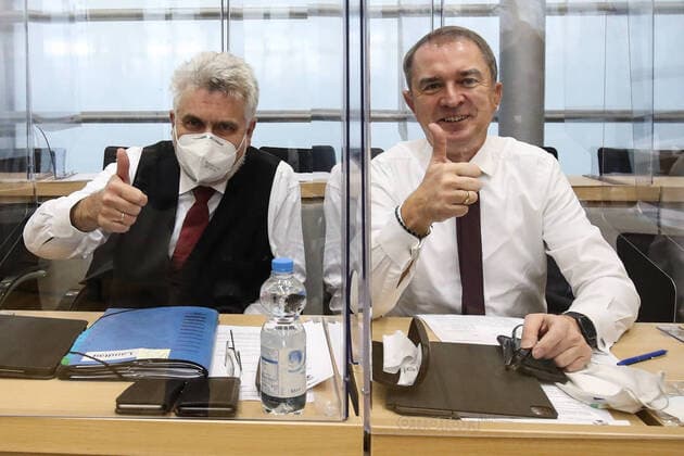 Minister of Economics Prof Dr Armin Willingmann Saxony Anhalt and Minister of Education Marco Tullner CDU, Saxony Anhalt are pleased about the new Plexiglas pr