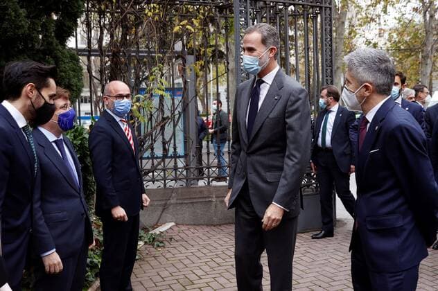 Spain s King Felipe VI (C) arrives for the handover ceremony of the 17th Victims of Terrorism Foundation Awards in Madrid, Spain, 16 December 2020. 17th Victims of Terrorism Foundation Awards !ACHTUNG: NUR REDAKTIONELLE NUTZUNG!  Copyright: xChemaxMoyax GRAF6390 20201216-637437193470770502