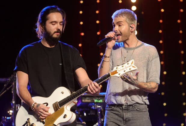 14 12 2020 Sachsen Anhalt Sachsen Anhalt Halle Saale mdr Jump Friends of 2020 Friends of Sputnik livestream show Friends of 2020 with ILIRA, Nicolas Puschmann, Caro Cult, Thomas Röhler, Tokio Hotel led by Sissy Metzschke photo Tokio Hotel Bill Kaulitz and twin brother guitarist Tom Kaulitz