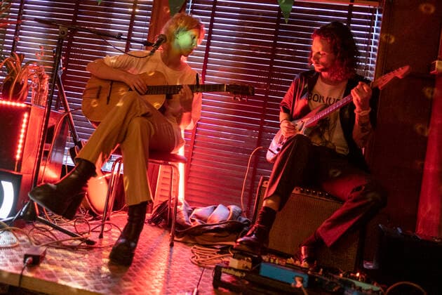 Singer Bríet at an online concert from the closed Prikið Kaffihús in Reykjavik Since bars without food preparation have to be closed due to the corona pandemic, Prikið Kaffihús regularly hosts online concerts with well-known Icelandic artists Bríet Live Stream