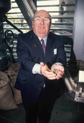 Der Schokoladen Produzent Hans Imhoff eröffnet am 31.10.1993 das Schokoladenmuseum in Koeln *** The chocolate producer Hans Imhoff opens the chocolate museum in Cologne on 31 10 1993.