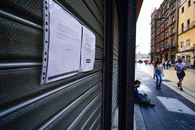 December 19, 2020, Mexico, Mexico: A view of closed stores in Mexico City amid coronavirus crisis..Claudia Sheinbaum, the mayor of Mexico City announced that the metropolitan area that includes Mexico City and the State of Mexico turned red at the epidemiological traffic light due to the increase in hospitalizations and occupancy of 78% of the hospital beds available to treat the coronavirus. The red light indicates that all non-essential activities will be restricted from December 13 to January 10. Mexico Mexico - ZUMAs197 20201219_zaa_s197_160 Copyright: xGuillermoxDiazx