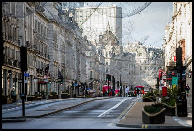 . 20 12 2020. London, United Kingdom. London s West End Tier 4. An empty Regent Street in London s West End on the first day of the Tier 4 Coronavirus restrictions.  xMartynxWheatleyx xi-Imagesx IIM-21929-0009