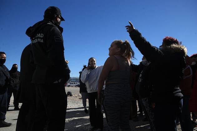 Relatives of prisoners protest at the Federal Center for Social Readaptation number 9 North, in Ciudad Juarez, Mexico, 27 December 2020. The Government of Mexico closed this Sunday federal prison number 9 North of the border city of Ciudad Juarez (Chihuahua), in which the drug trafficker Joaquin el Chapo Guzman was imprisoned, after years of poor treatment of inmates. Mexico closes the Ciudad Juarez jail where El Chapo was !ACHTUNG: NUR REDAKTIONELLE NUTZUNG!  Copyright: xLuisxTorresx MEX2701 20201228-637447263210331060