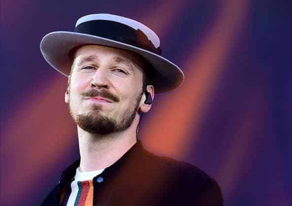 01.06.2019, xlakx, Entertainment Musik, PxP Festival 2019 emspor, v.l.Rapper Alligatoah (buergerlich Lukas Strobel) live auf der Buehne beim Peace X Peace Festival Berlin *** 01 06 2019, xlakx, entertainment music, PxP Festival 2019 emspor, v l rapper Alligatoah buergerlich Lukas Strobel live on stage at Peace X Peace Festival Berlin.