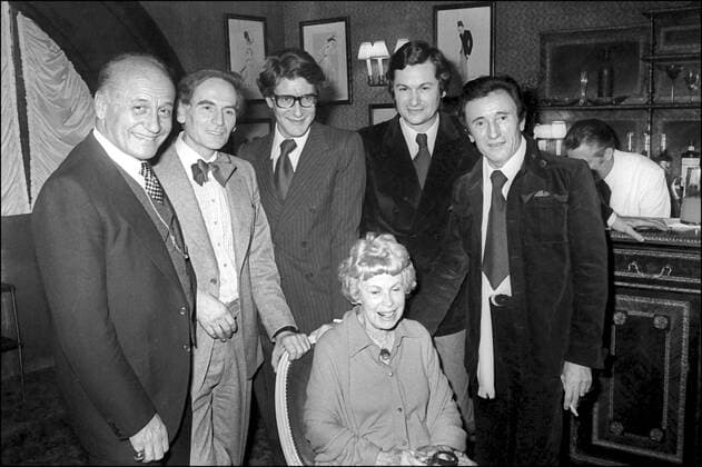 Pierre Balmain, Pierre Cardin, Yves Saint Laurent, Jean Louis Scherrer, Guy Laroche et Eugenia Shepard. Paris. 26 Janvier 1976. EXCLUSIVE **Special Price** ***SPECIAL PRICE***Nous contacter pour HD*** 37615 1976-01-23 Paris France Cardin, Pierre; Saint Laurent, Yves  Copyright: xGuyxMarineaux STAR_37615_136