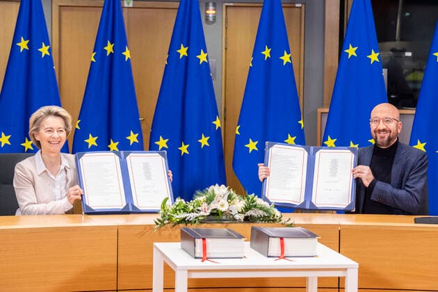 (201230) -- BRUSSELS, Dec. 30, 2020 -- European Council President Charles Michel (R) and European Commission President Ursula von der Leyen attend a signing ceremony in Brussels, Belgium, Dec. 30, 2020. European Council President Charles Michel and European Commission President Ursula von der Leyen signed the post-Brexit trade deal with Britain on Wednesday on behalf of the . ( Handout via Xinhua) BELGIUM-BRUSSELS-EU-UK-TRADE DEAL-SIGNING EuropeanxUnion 