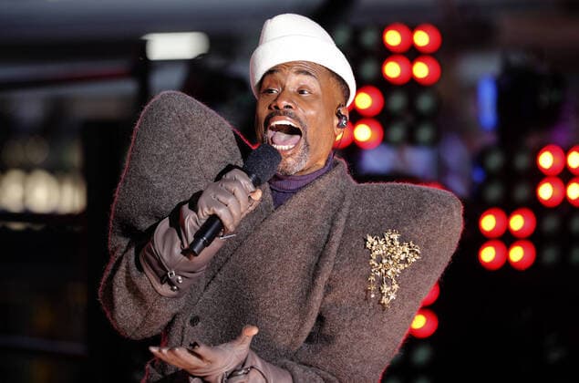 Bilder des Jahres 2020, Entertainment 12 Dezember News Themen der Woche KW53 Entertainment Bilder des Tages Billie Porter performs in Times Square on New Year s Eve on Thursday, December 31, 2020 in New York City. Pool  NYPX20201231202 GaryxHershorn