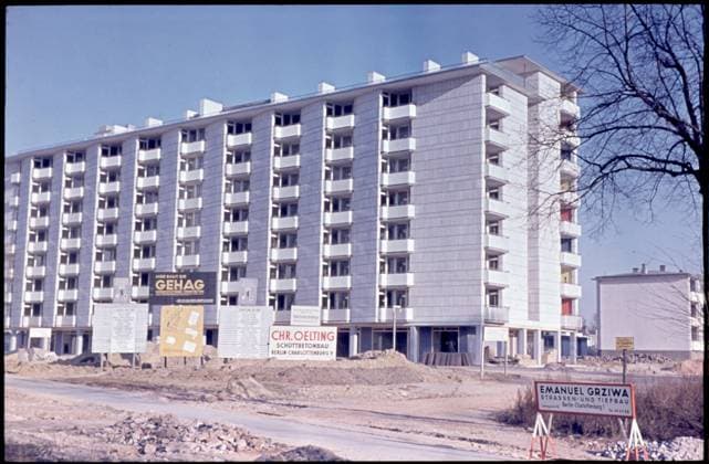 Berlin GER, Berlin, Aufnahme ca. 1957, Strassenzene, Interbau,in 10557 Berlin, Hansaviertel *** Berlin GER, Berlin, photo ca 1957, street scene, Interbau, in 10557 Berlin, Hansaviertel