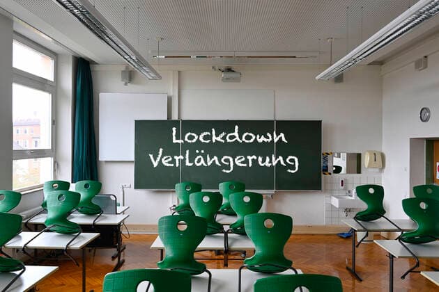 board with inscription LOCKDOWN EXTENSION, from 05 01 2021 in Germany, classroom, Corona crisis, Germany board hard lockdown Corona